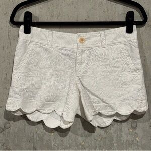 Lilly Pulitzer Size 0 White Buttercup Scalloped Shorts Stretch Preppy Resort